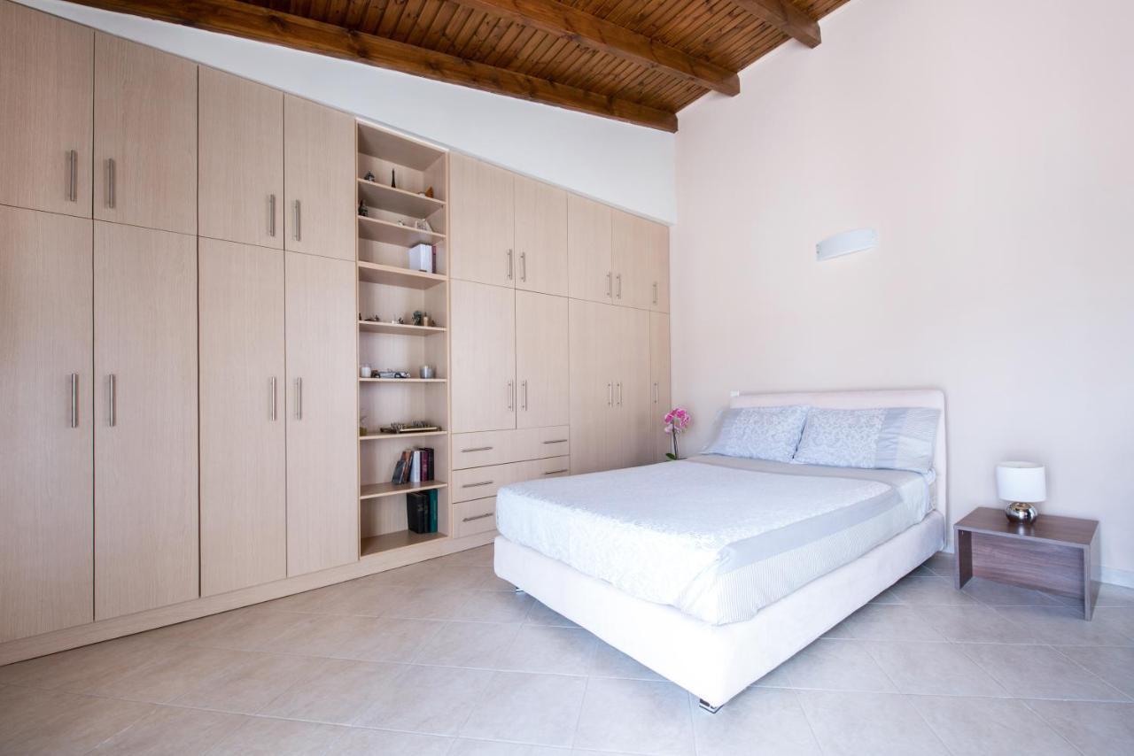 Top Floor Modern Studio In Central Koropi Apartment Exterior photo